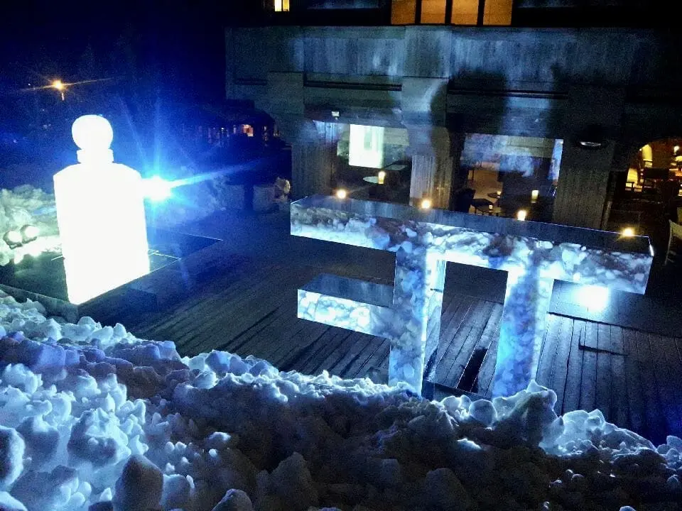 Orchestre événementiel Shades of Blue anime la sortie du parfum Soleil Neige